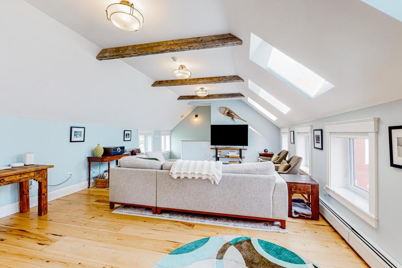 The Retreat - Suite #2 Waterbury Bagian luar foto