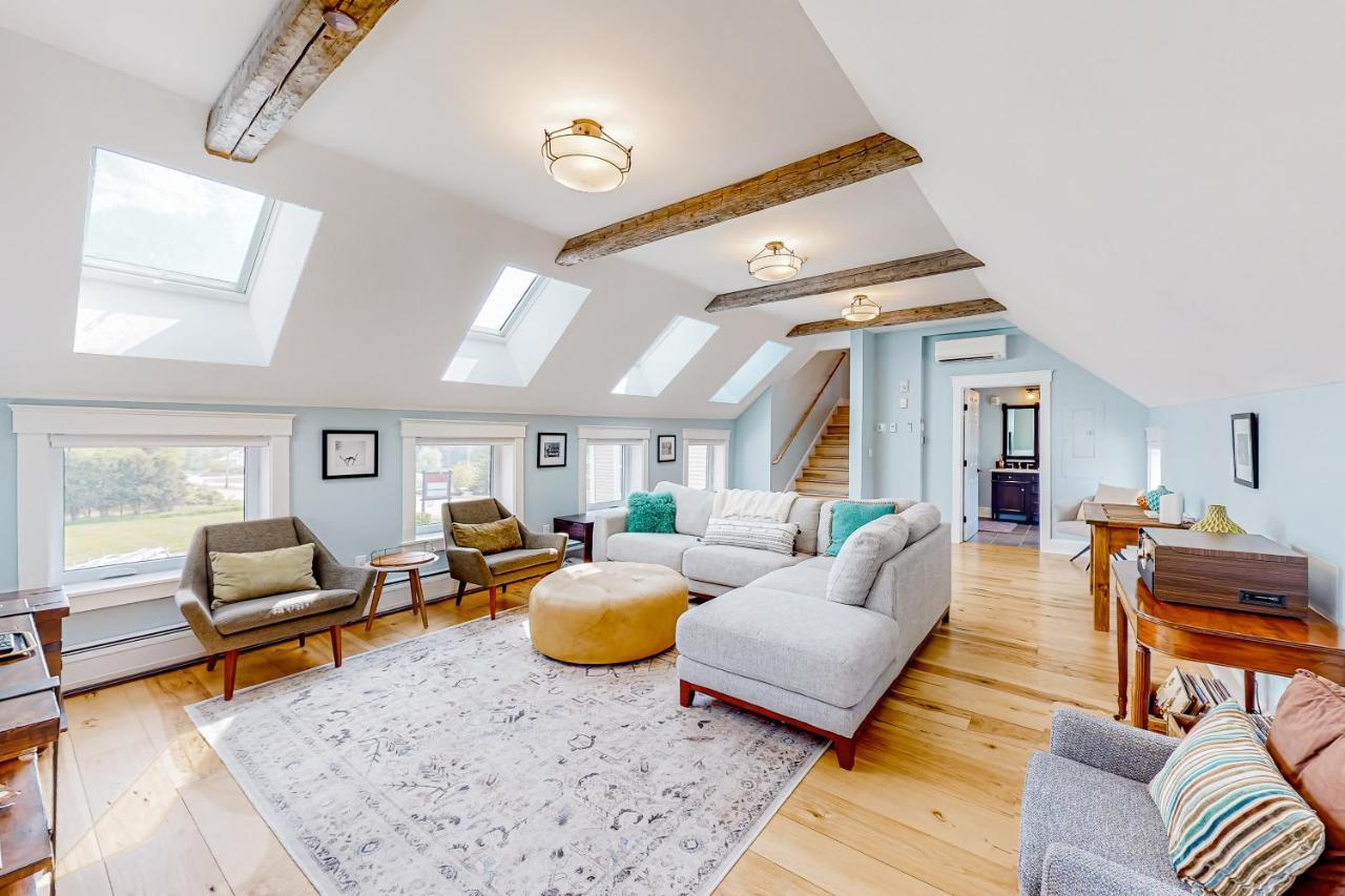 The Retreat - Suite #2 Waterbury Bagian luar foto